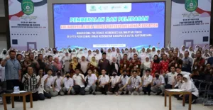 Foto: Foto bersama 299 mahasiswa Poltekes Kemenkes Kaltim siap mengabdikan diri untuk masyarakat Kukar.(Ist)