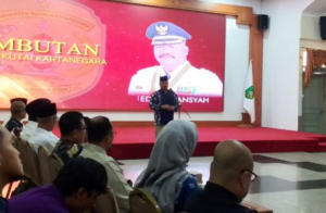 Foto: Bupati Kukar, Edi Damansyah menghadiri sekaligus memberi sambutan pada Forum pelanggan dan sosialisasi penyesuaian tarif air minum Perumda Tirta Mahakam, di Pendopo Odah Etam Tenggarong.