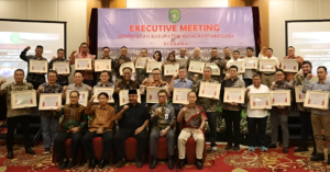 Foto: Bupati Kukar, Edi Damansyah bersama perwakilan perusahaan tambang batu bara pada Executive Meeting.(Ist)