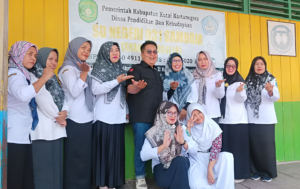 Foto: Wakil Bupati Kukar Rendi Solihin, mengunjungi SDN 013 yang merupakan tempat mengenyam pendidikan sekolah dasarnya.(Ist)